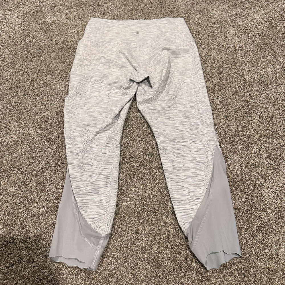 Women’s Lululemon Legging - Picture 2 of 5